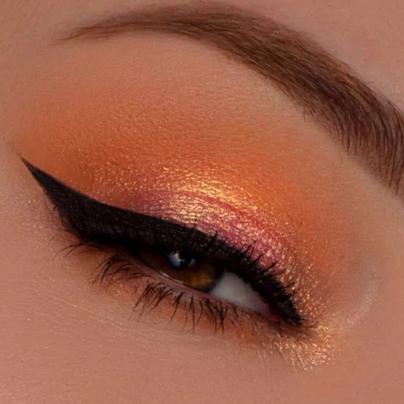 KAB Cosmetics Day + Night Palette - Picture 5 of 9